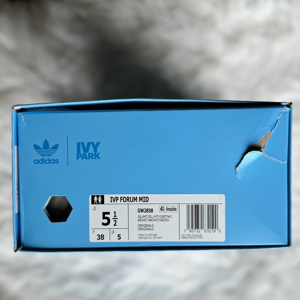 Ivy Park x Adidas Forum Mid ‘silver metallic’ from the ICY PARK COLLECTION - Picture 5 of 10